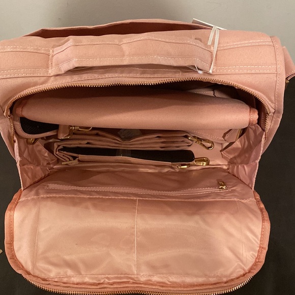 Convertible diaper backpack/messenger bag - Picture 3 of 5